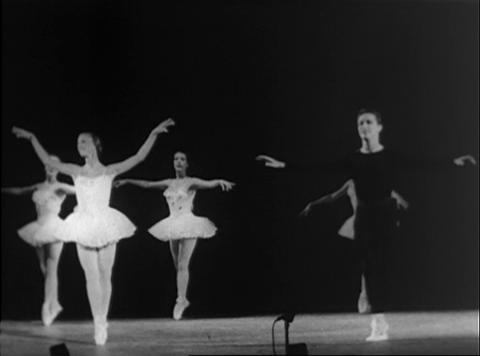 Symphony in C: immagine storica o di scena